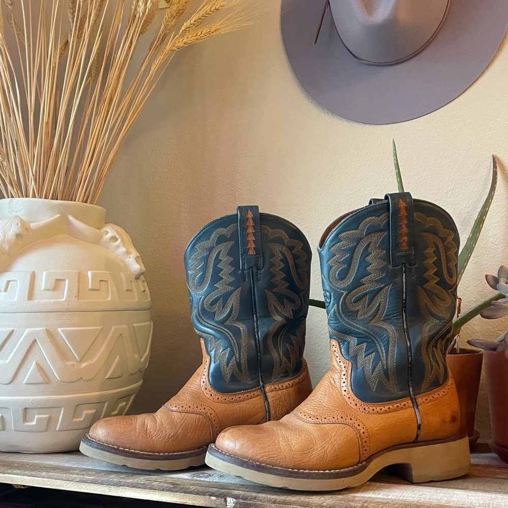 Men’s Ariat Cowboy boots 7.5